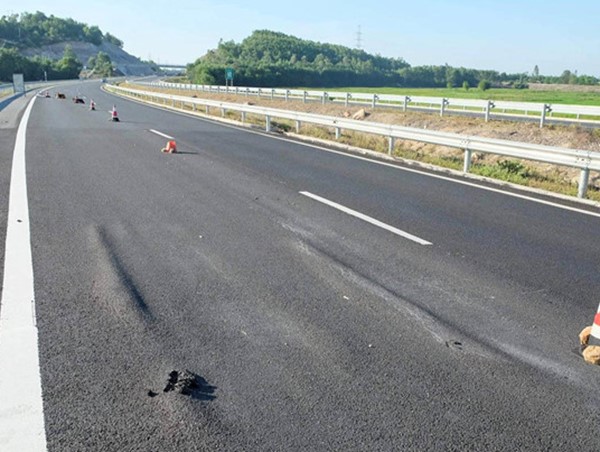 Bộ GTVT yêu cầu VEC khắc phục tình trạng lún trên cao tốc 34.000 tỉ 