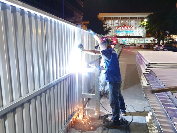 Bắt đầu rào cứng đường Trần Hưng Đạo