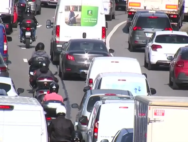 Paris cấm xe sử dụng động cơ diesel sản xuất trước năm 2011