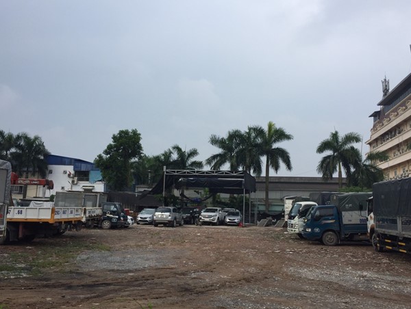 Cụm công nghiệp vừa và nhỏ Bắc Từ Liêm: Ai làm bãi xe “lậu” trên đất công?