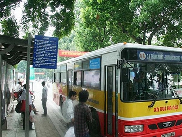 Tiện ích từ bảng thông tin điện tử LED tại các nhà chờ, xe buýt 