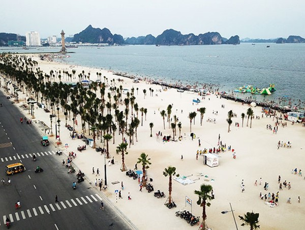 Hạ Long: Khi tuyến đường ven biển đẹp nhất miền Bắc thành… bãi đỗ xe