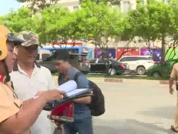 Kêu gọi tố vi phạm giao thông qua hình ảnh