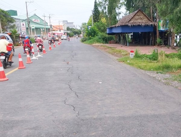 Sạt lở bờ sông Hậu đe dọa Quốc lộ 91