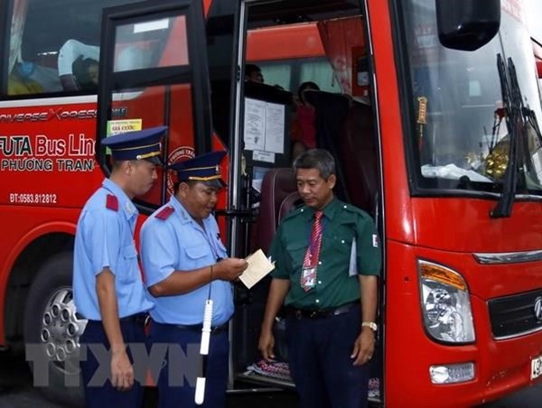 Tái diễn tình trạng 'xe dù, bến cóc' trên tuyến Hải Phòng-Quảng Ninh