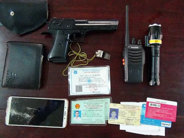 Nam thanh niên giả CSGT 'vòi tiền' người đi đường