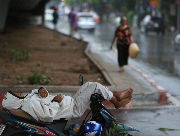 Xe ôm, shipper phải có biển hiệu: Quản cách nào? 