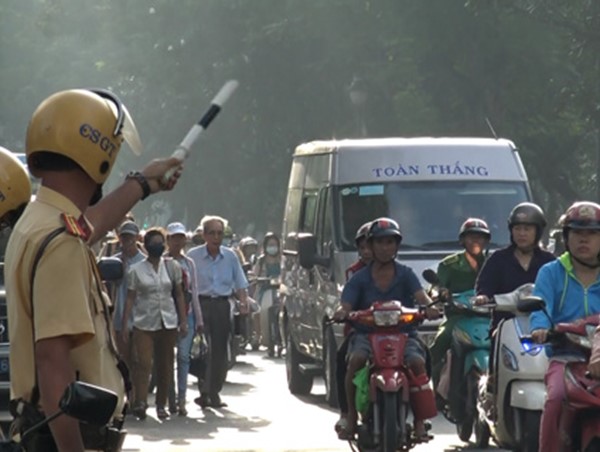 Bài toán quá tải ở thành phố không đèn giao thông Đà Lạt