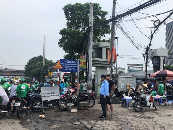 Lộn xộn gần nút giao Pháp Vân - Vành đai 3