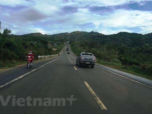 Bộ GTVT yêu cầu xác định nguyên nhân vụ đường 250 tỷ đồng bị nứt toác