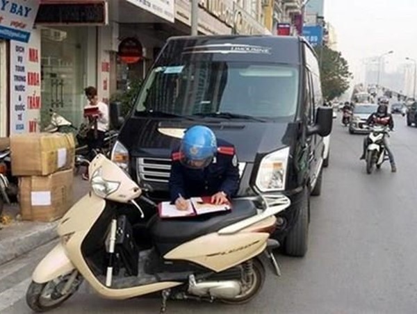 Hàng nghìn xe Limousine chạy ‘đè giờ, núp bóng’ tuyến vận tải cố định