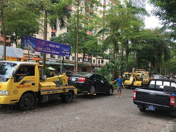 Công ty Hữu Đức Trí “chặt chém” tiền cẩu xe?