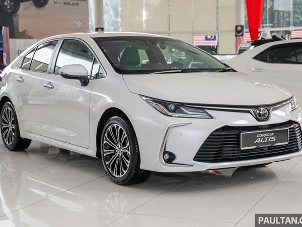 Cận cảnh Toyota Corolla 1.8G 2019, giá gần 800 triệu đồng