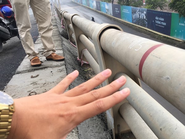 Tự ý nâng cốt mặt cầu vượt đường 70?