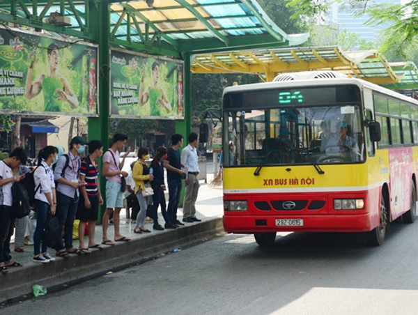 Người dân Hà Nội ngày càng sử dụng xe buýt thường xuyên hơn