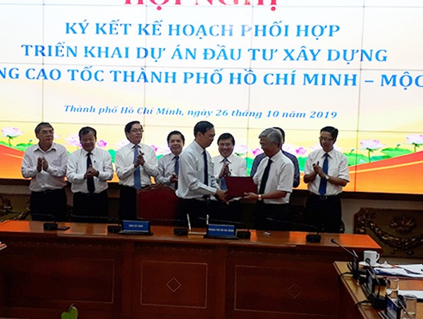 Hoàn thành cao tốc TP Hồ Chí Minh - Mộc Bài dịp 30/4/2025