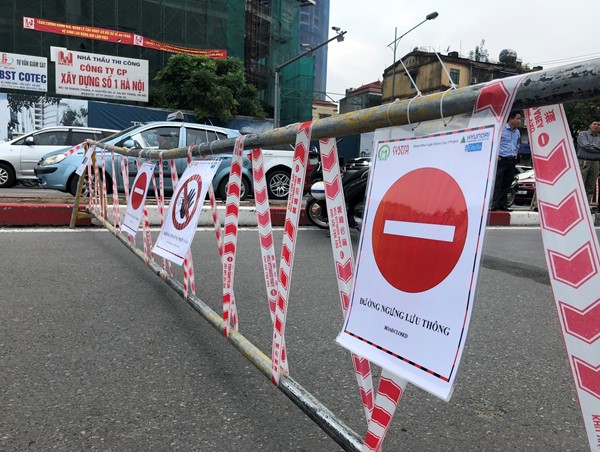 Rào thử lần 2 đường Kim Mã, thi công ga S9