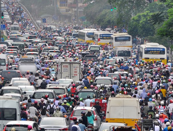 Hạn chế phương tiện giao thông cá nhân: Cấp bách và phức tạp