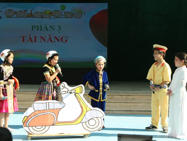 Quận Hà Đông: Trường Tiểu học Văn Yên thi tìm hiểu an toàn giao thông