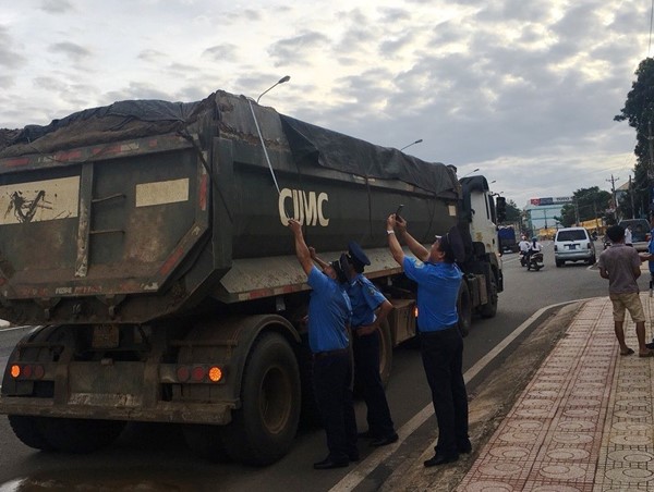 Xe cơi thùng chở quá tải tái diễn trên nhiều tuyến quốc lộ