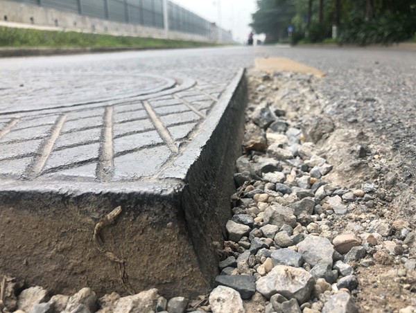 Đường gom cao tốc Pháp Vân - Cầu Giẽ: Vẫn nhếch nhác, lồi lõm