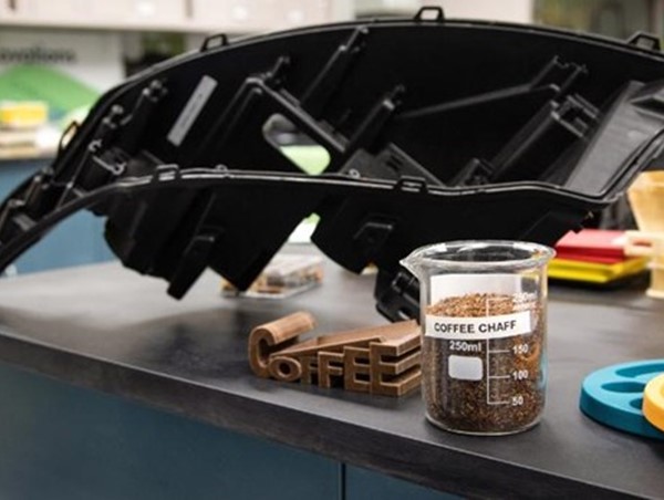 Ford kết hợp với McDonald’s tái chế cà phê thành linh kiện ô tô