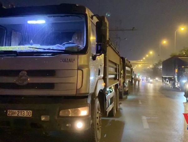 Xử lý xe quá tải: Chế tài chưa đủ nặng hay không phải do chế tài?