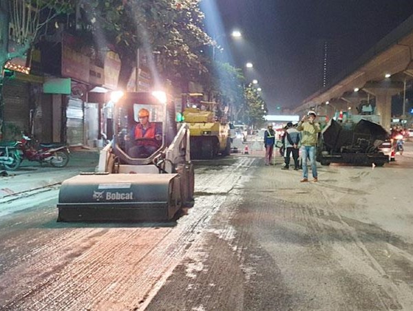 Hà Nội thử nghiệm máy quét bụi làm đường