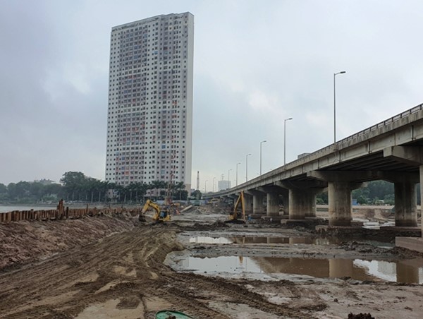 Hà Nội: Lắp dầm cầu qua hồ Linh Đàm trước Tết Nguyên đán