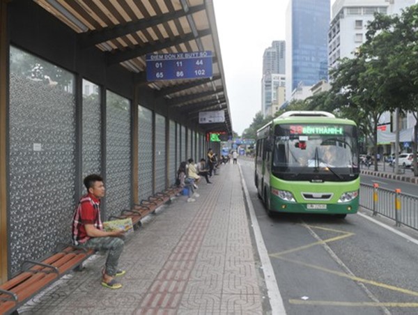 Nhiều giải pháp vực dậy xe buýt