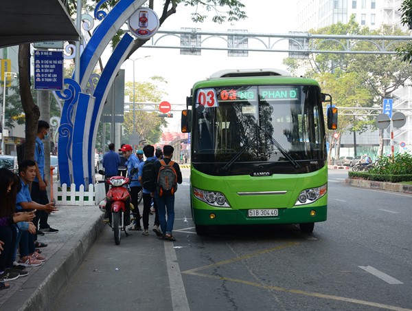 Sản lượng xe buýt ở TP.HCM sụt giảm gần 300 triệu lượt khách