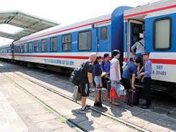 Đã hết vé tàu chiều từ Nam ra Bắc những ngày cao điểm Tết