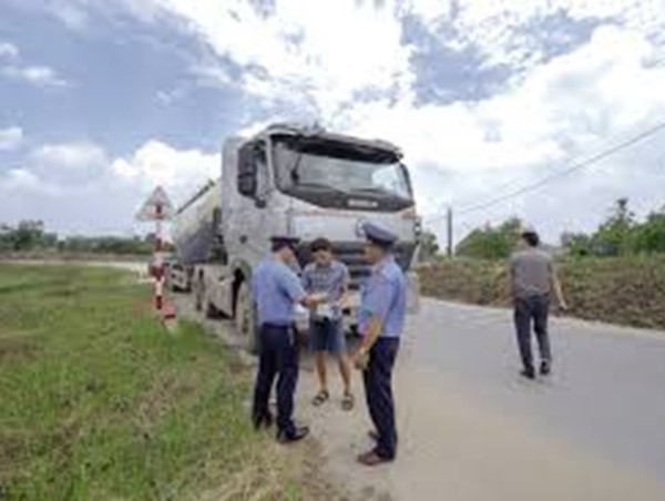 TTGT Hà Nội xử lý xe chở quá tải trên 10 nghìn trường hợp, lập biên bản xử phạt hơn 34 tỉ đồng