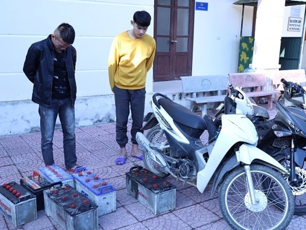 Hà Tĩnh: Gây ra hàng chục vụ trộm bình ắc quy, 2 đối tượng bị bắt giữ