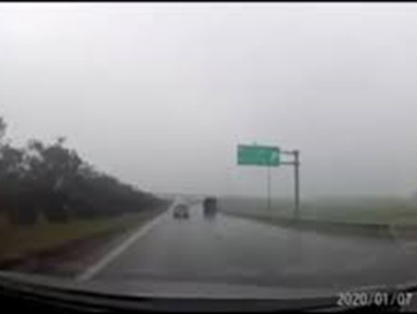 Thêm 1 ô tô đi lùi trên cao tốc Hà Nội - Thái Nguyên