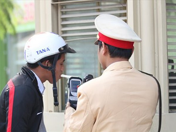 Ủng hộ “một trăm”