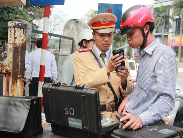 Cản bước “tử thần” trên những cung đường Tết