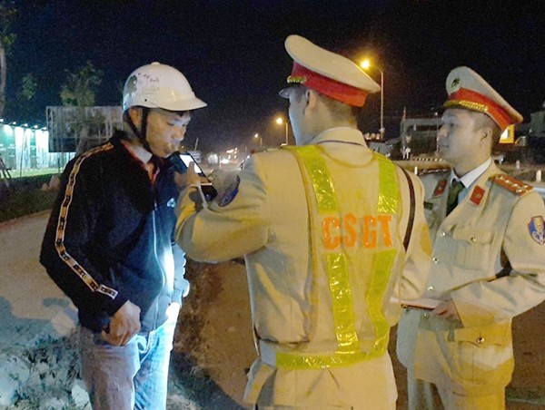 Dân nông thôn, miền núi giảm dần uống rượu lái xe