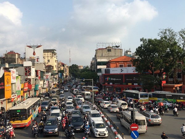 Đường phố Hà Nội kẹt cứng dịp cận Tết