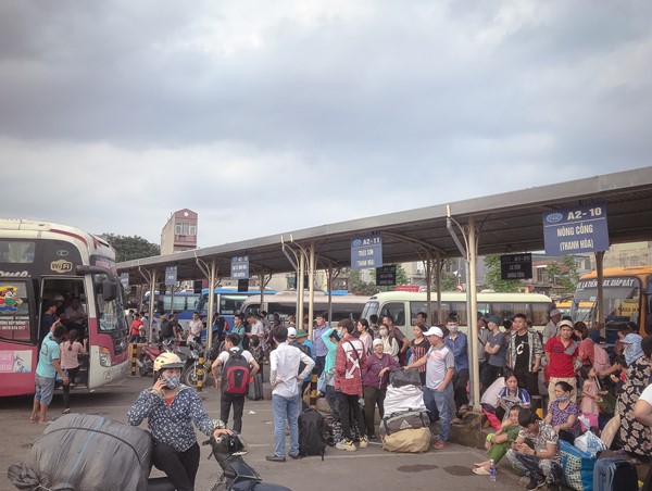 Nếu nhà xe nhồi nhét khách dịp Tết sẽ bị phạt đến 80 triệu đồng 