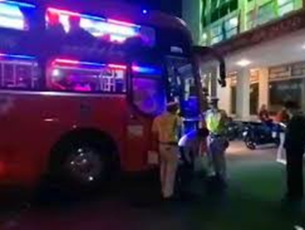 Phạt 70 triệu đồng xe khách 40 chỗ nhồi nhét 82 người 
