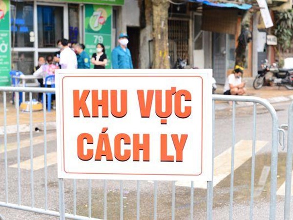 Hà Nội: Phố Trúc Bạch sau hơn nửa ngày cách ly