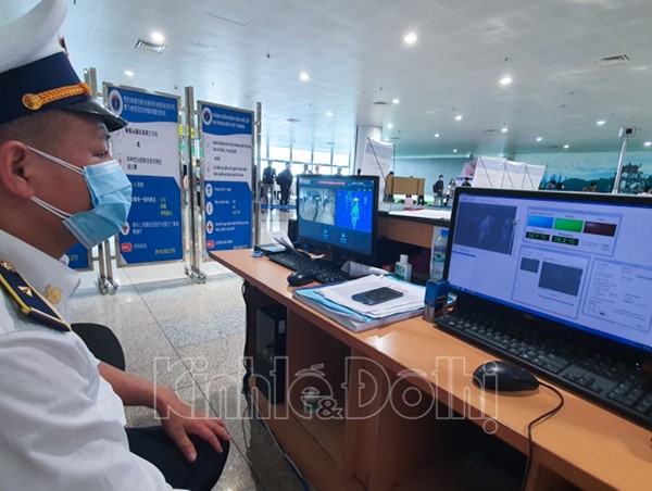 Hà Nội: Xét nghiệm Covid-19 toàn bộ hành khách nhập cảnh qua Sân bay Nội Bài