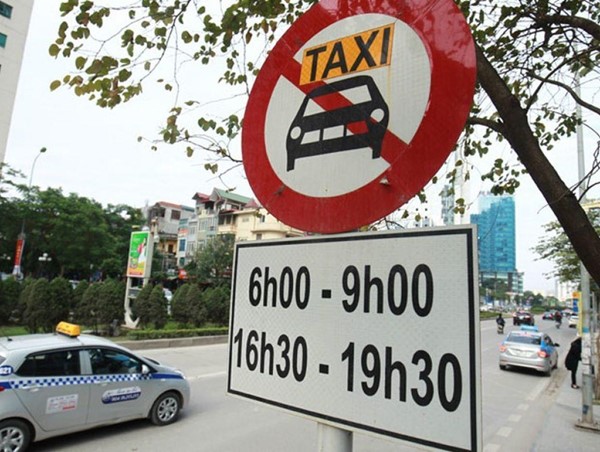 Hà Nội: Có thể sẽ nới lỏng cho taxi, xe hợp đồng dưới 9 chỗ hoạt động