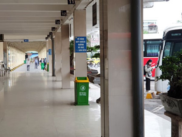 [Ảnh] Các bến xe của Hà Nội vắng vẻ sau “lệnh” hạn chế phương tiện
