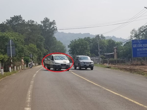 Kon Tum: Thanh niên liều lĩnh cướp ô tô, đánh CSGT để trốn cách ly