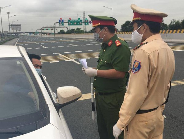 Dịch Covid-19: Tỉnh, thành nào cách ly 14 ngày với người đến từ ngoại tỉnh?