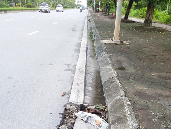 Hà Đông: Nguy cơ về an toàn giao thông dọc tuyến Văn Khê - Phúc La