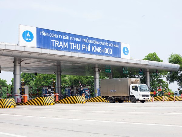“Việt vị” ở cửa ngõ Thủ đô: Tài xế phải trả 2 lần phí cao tốc Hà Nội - Lào Cai