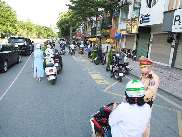 Kiểm soát 1.824 người, phương tiện trong ngày đầu tuần